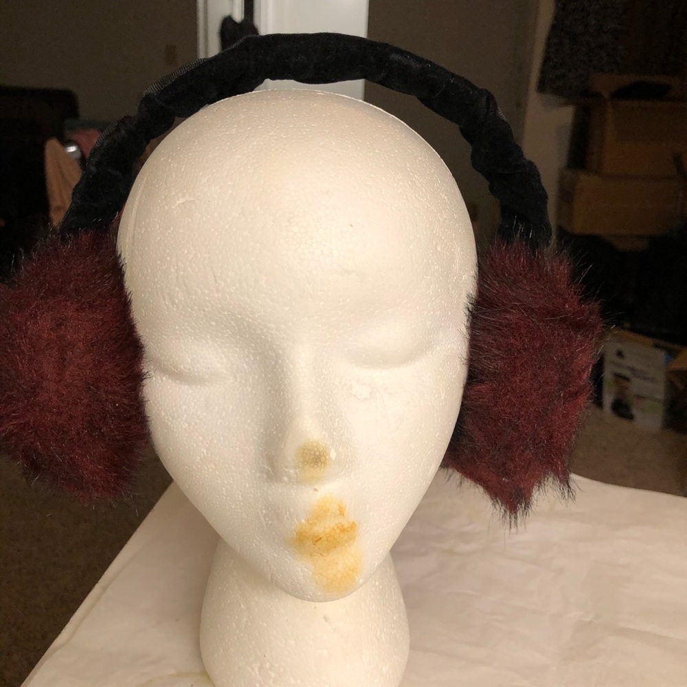 Fur Headphones With No Cable View 4